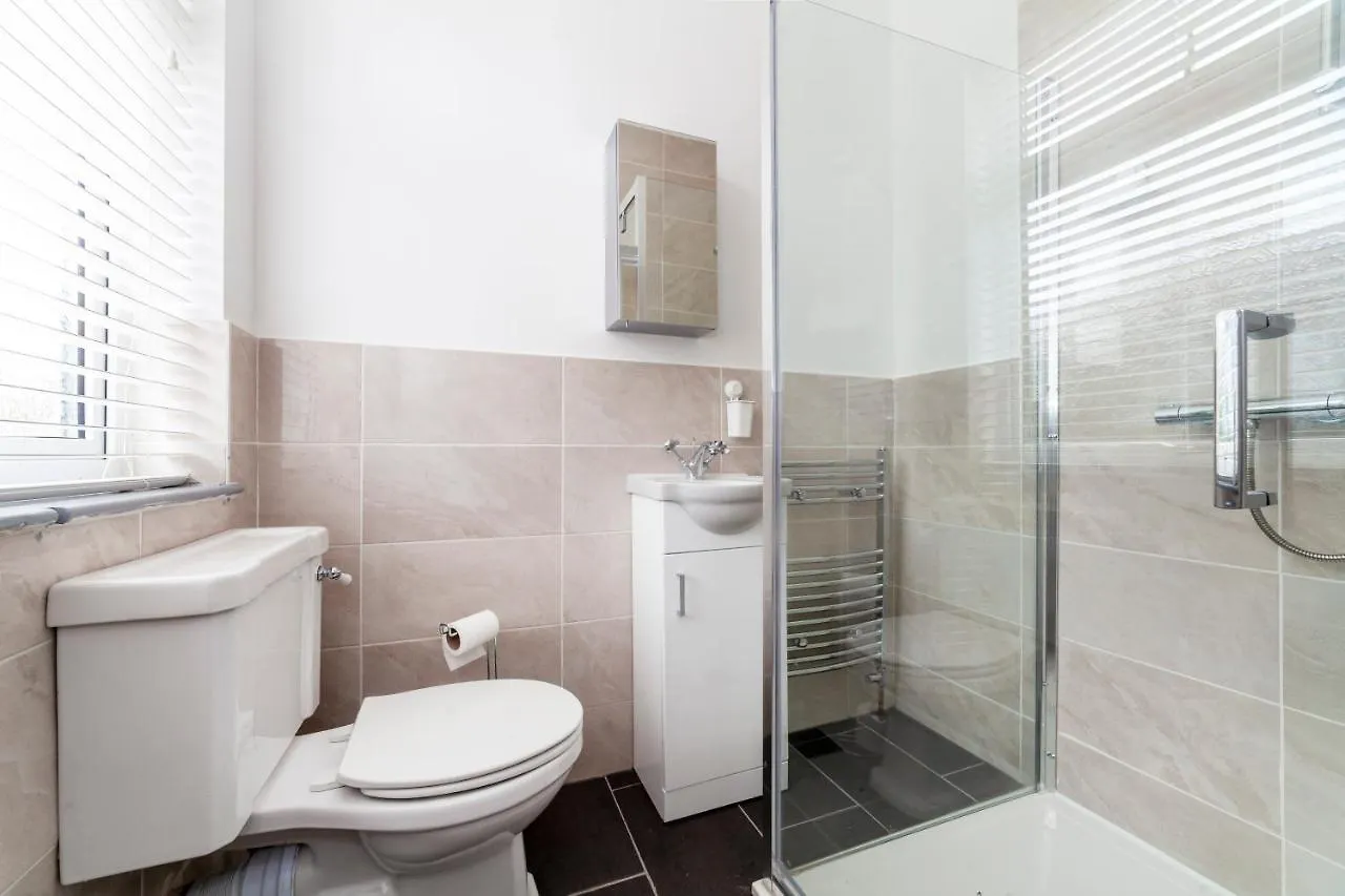 Highlands Gardens Suites Ilford