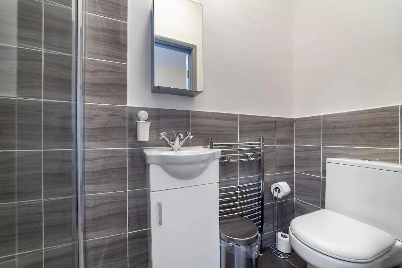 Highlands Gardens Suites Ilford 0*,